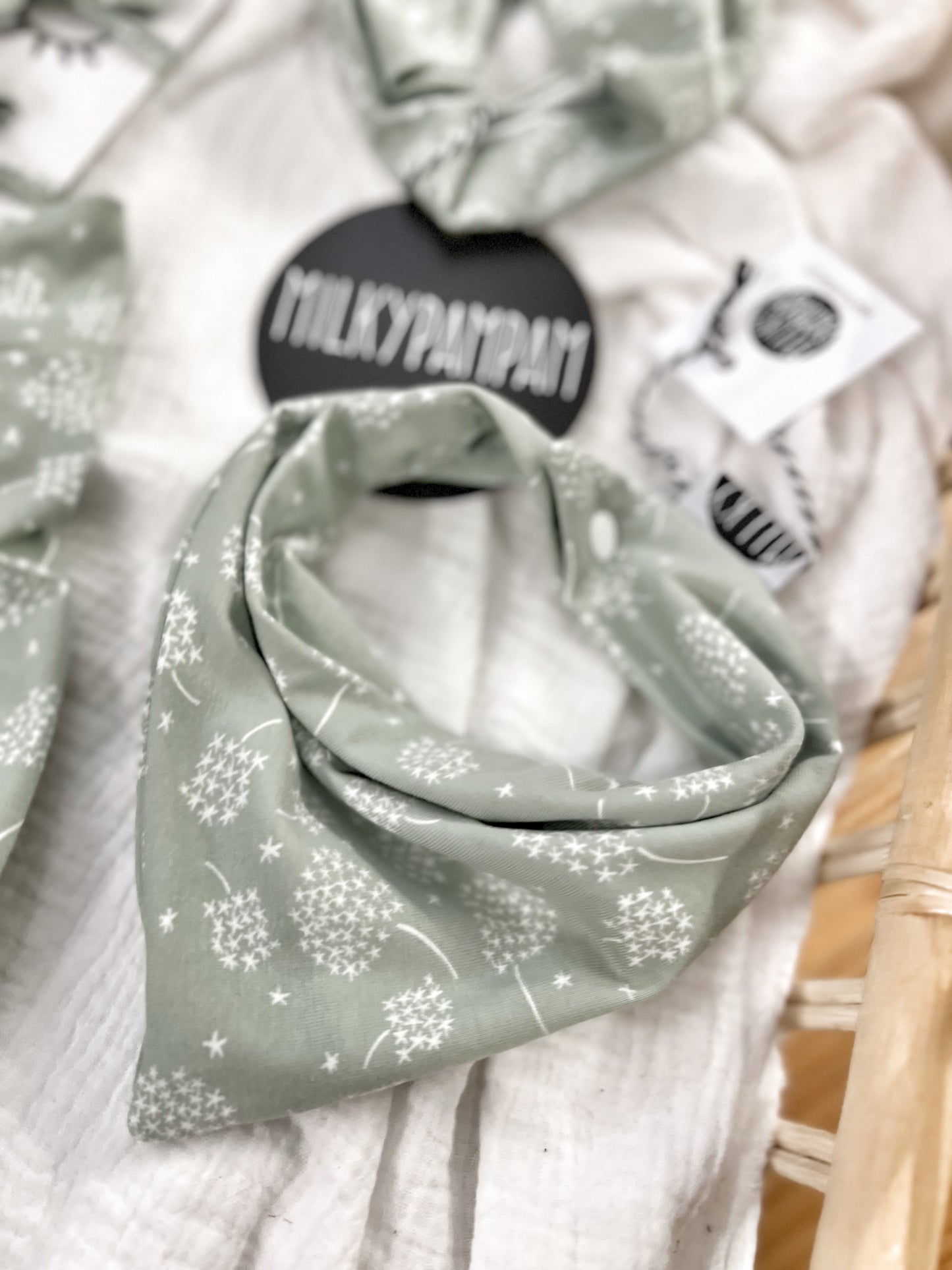 Sofortverkauf Halstuch Simple Bib Pusteblume