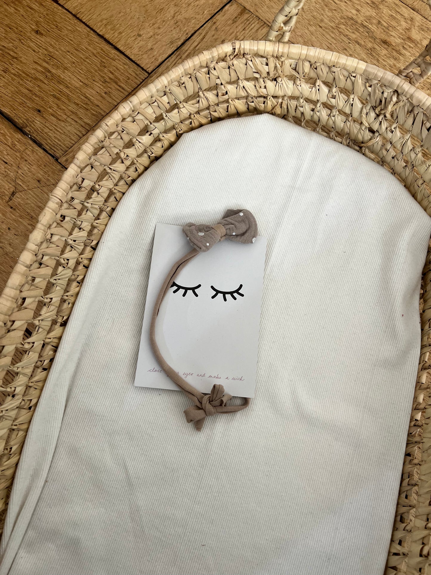 One Size Bow Hair Band Musselin Dots Sand