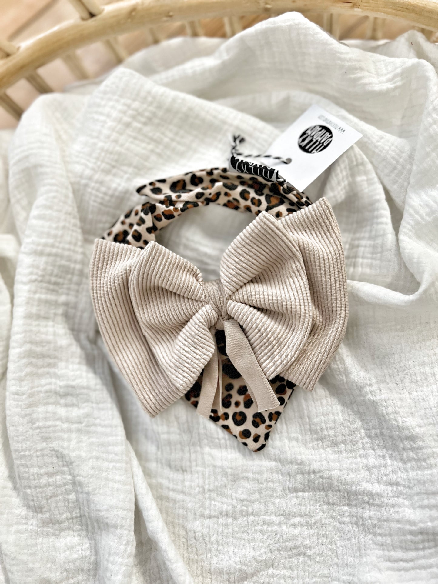 Simple Bib Safari Leopard