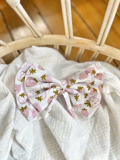 Snap On Bows Strawberry