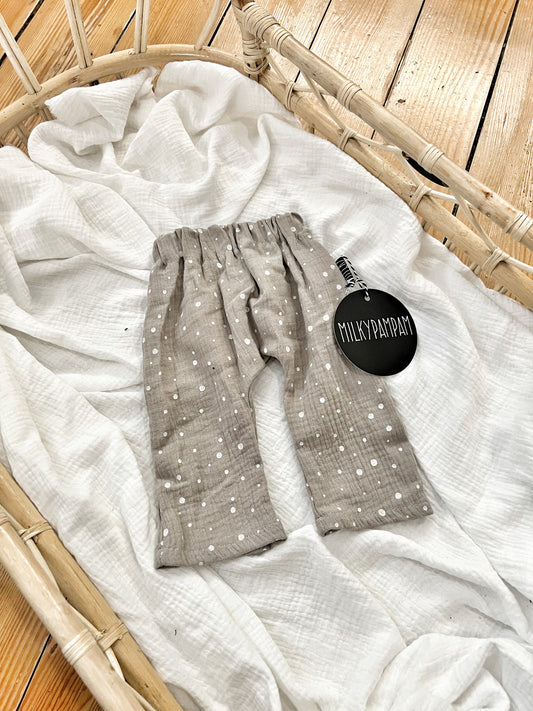 Size 0 : 56/62 cm Sofortverkauf  Cosy Pants Musselin Sand Dots