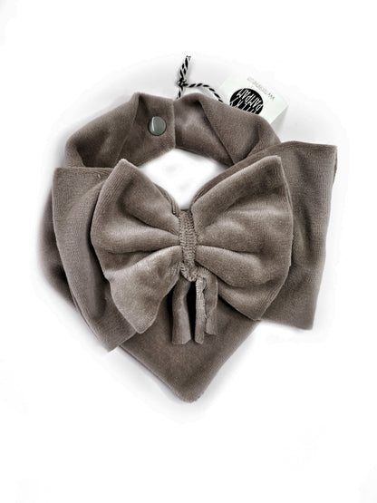 Simple Bib Taupe Velvet