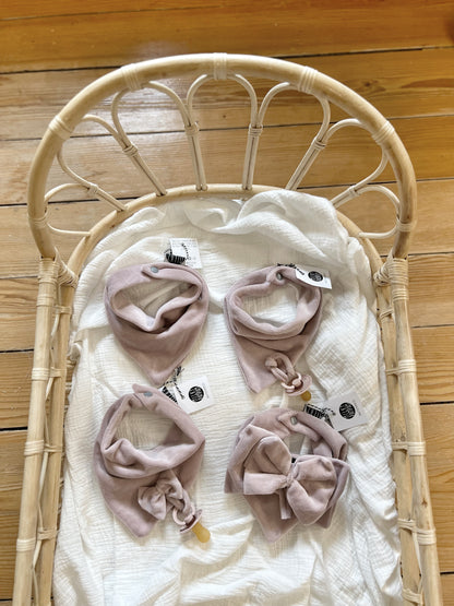 Simple Bib Nude Velvet